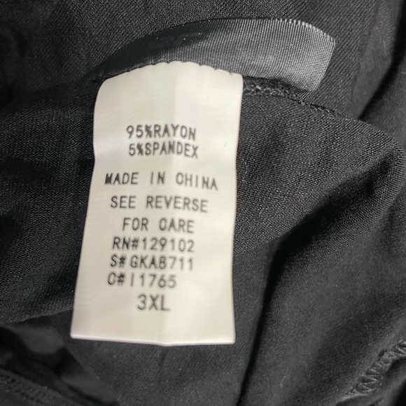 Open Sleeve Black Top
New - Picture 6 of 6